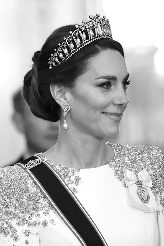 Kate Middleton Crown Lover's knot cambridge tiara Diana Toronto